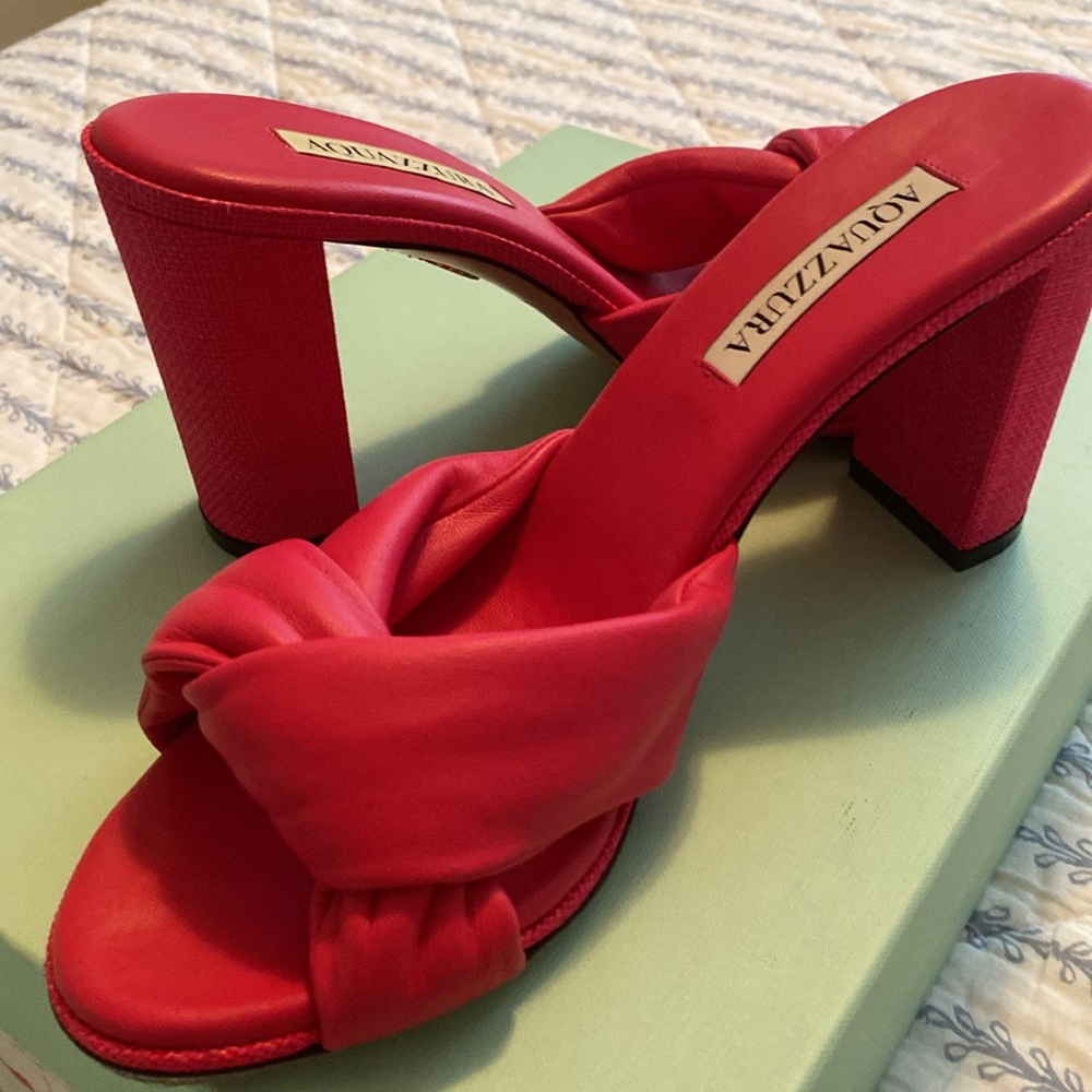 Aquazzura fucsia sandals